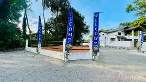 Yakkala නගරයෙන් නුවර පාරට අතේ දුරින් (500m) ඉඩමක්
