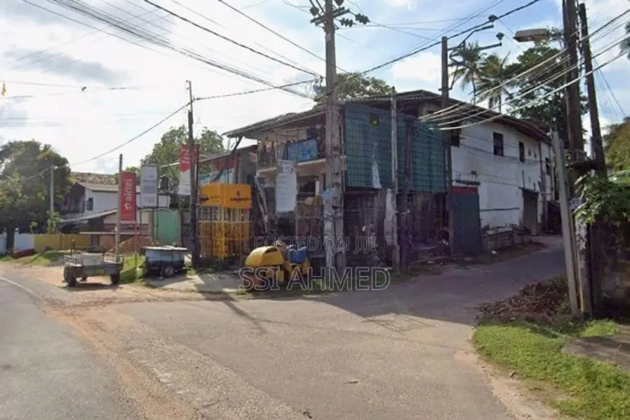 Building for rent in Weligama