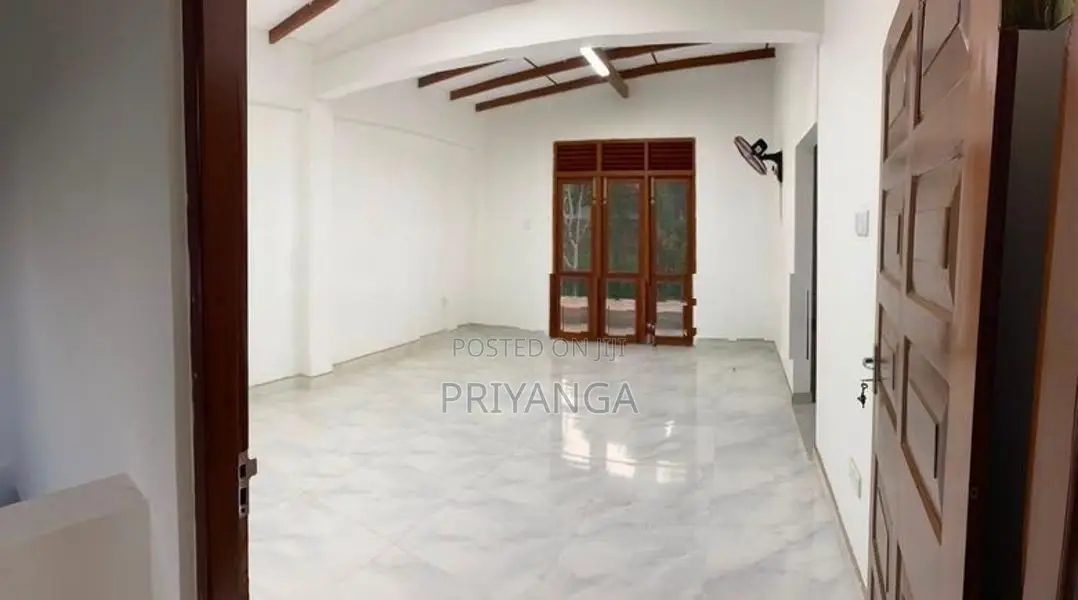 Newly Built, Spacious Upstair House for Rent in Piliyandala