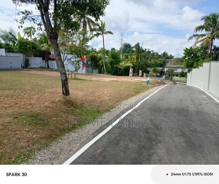 Land for sale Halgadaniya