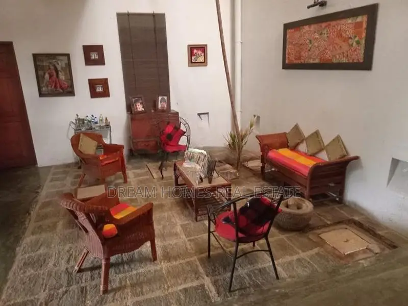 2-Storey House for Sale – Hokandara