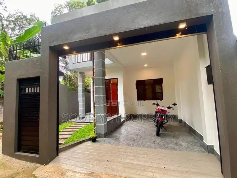 Super Luxury House for Sale in Piliyandala