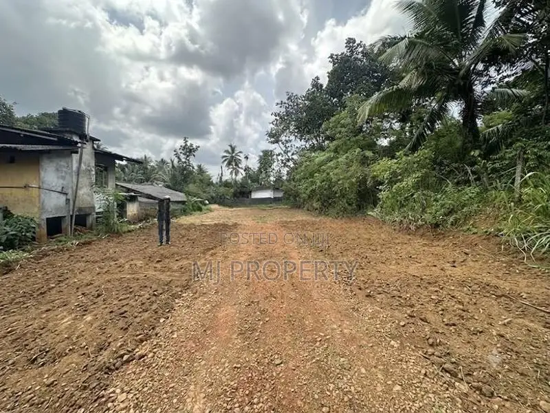 ( Ys-1122) Valuable Residential Bare Land Sale in Homagama