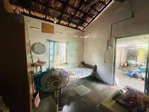 ( YS-1079) Valuable Residential Bare Land With House Sale in Kottawa