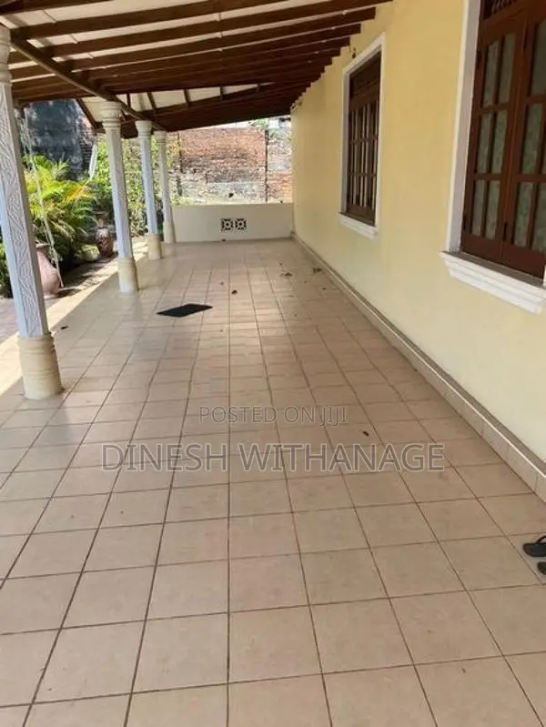 20P Land with House for Sale - Homagama