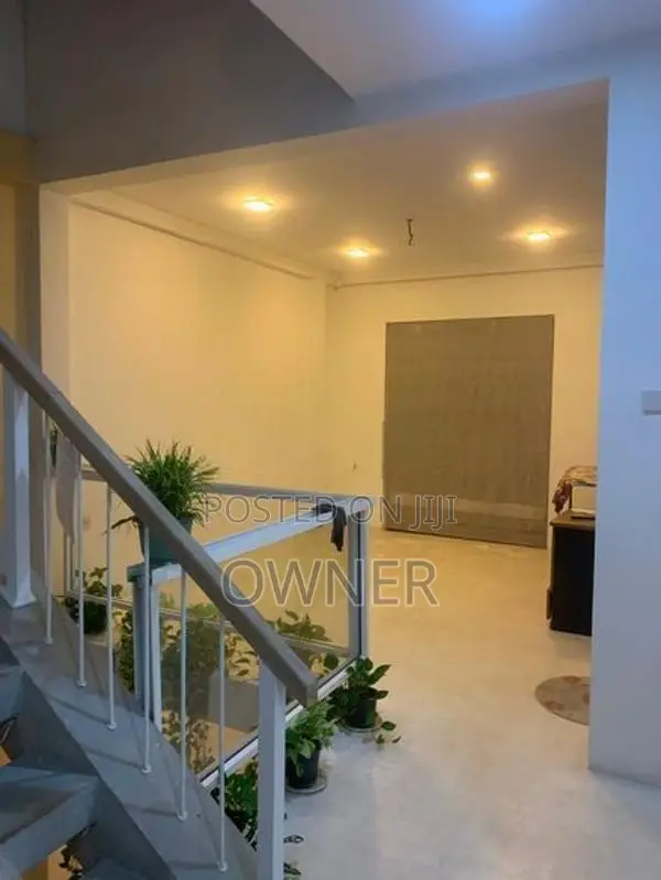 Luxury Rooms Bungalow Type Makola (සුඛෝපභෝගී නවාතැන් පහසුකම්