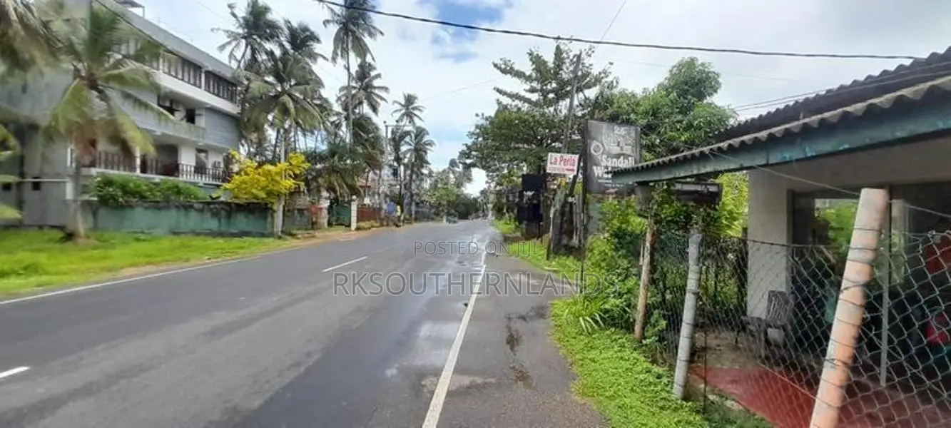 Villa land for sale in Benthota