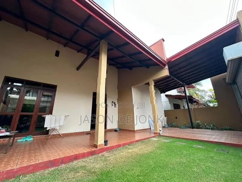 11 Perch House for SALE in Malabe (H26040)