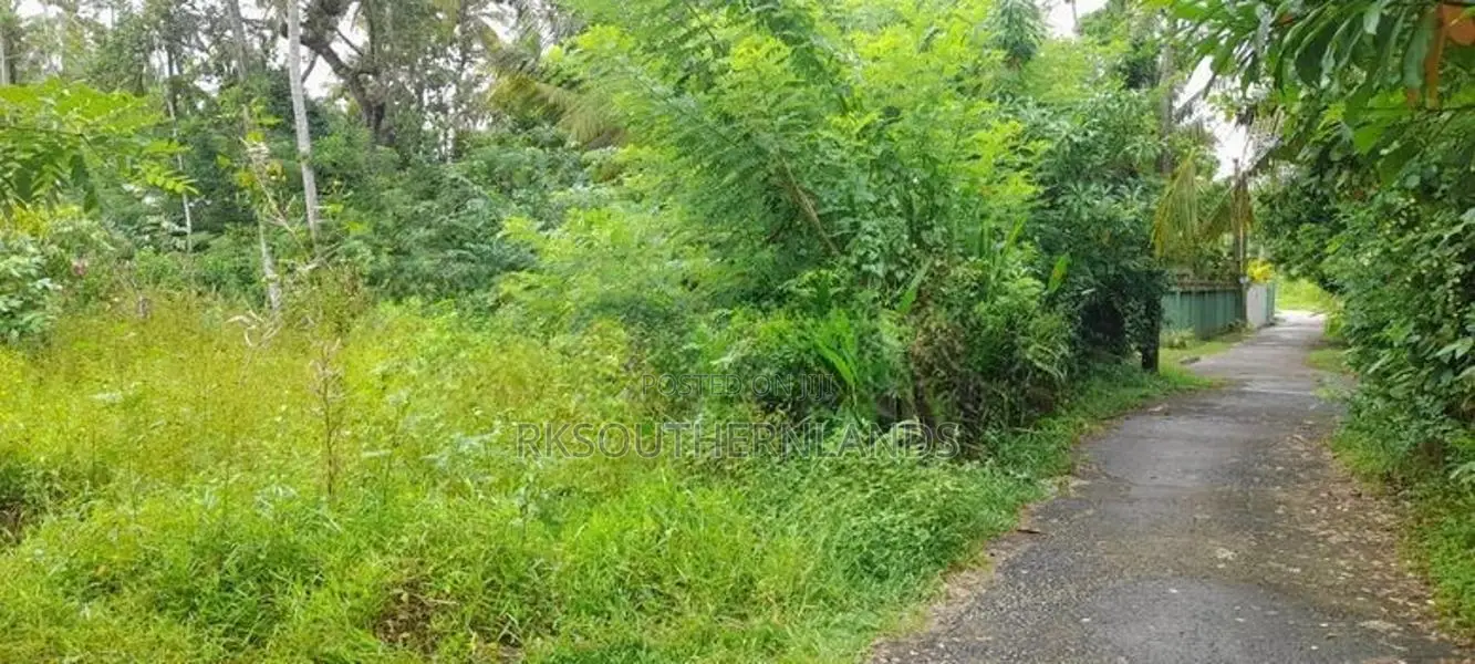 Villa land for sale in Benthota