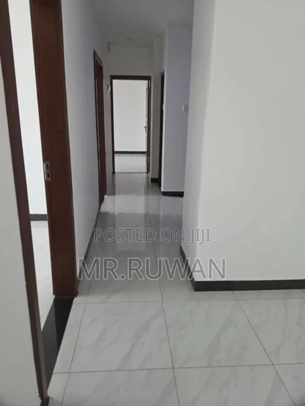 3 Bedroom Unfurnished Apartment for Rent in Dehiwala