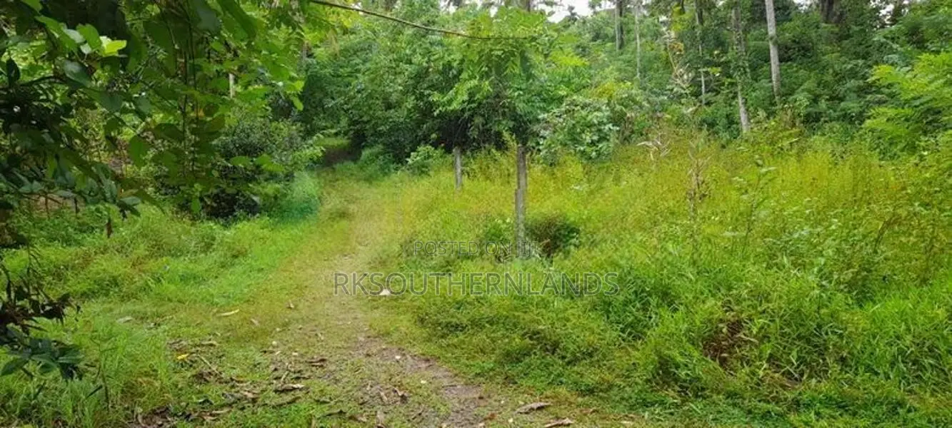 Villa land for sale in Benthota