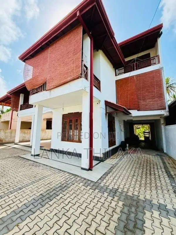 Luxury House for Rent with Furniture Wadduwa