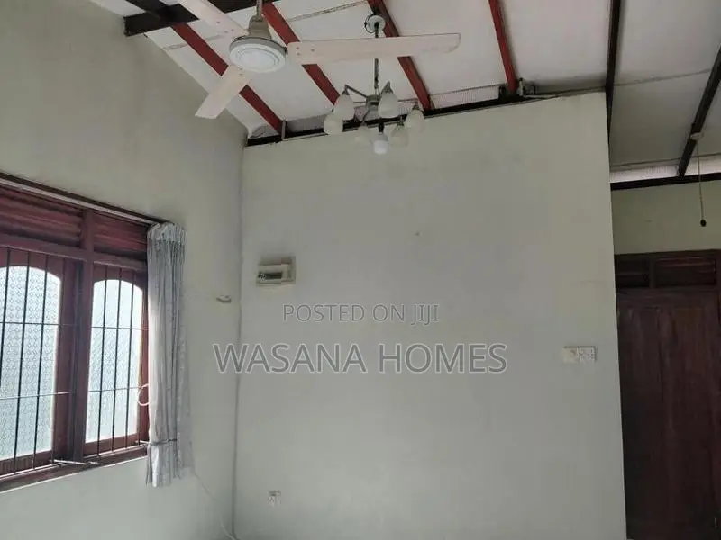 Spaces House for Sale Borelesgamuwa