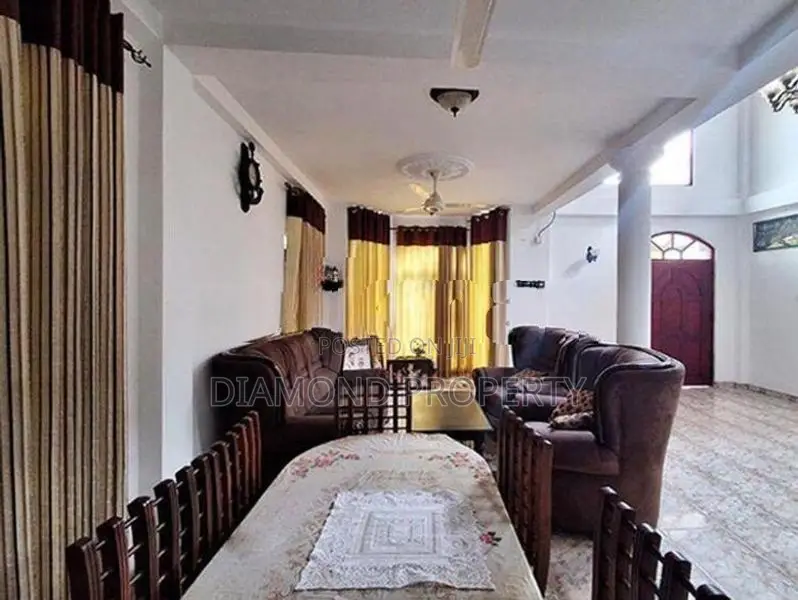 Two Storied House for Sale in Kadawatha