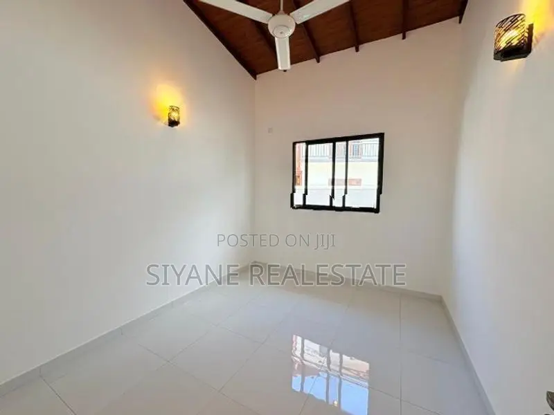 Modern House for Sale in Athurugiriya