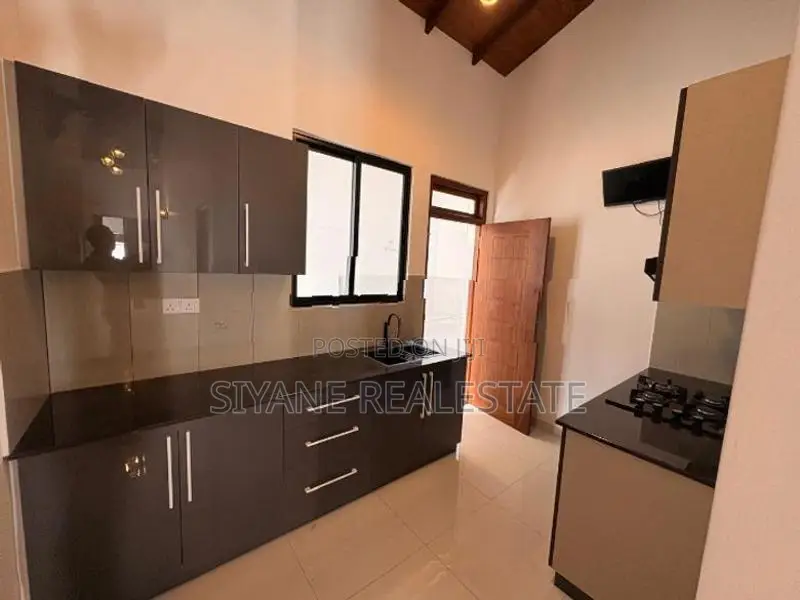 Modern House for Sale in Athurugiriya