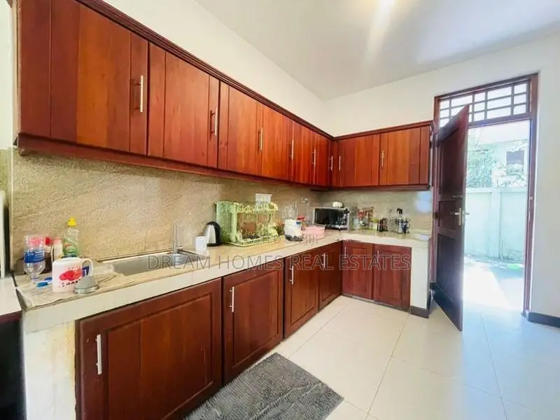 Spacious Family House for Sale in Kadawatha
