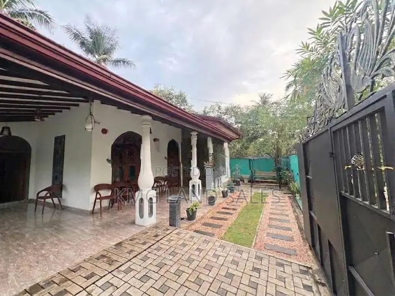 Single Story House for Sale in Ihala Bomiriya, Kaduwela - H 010