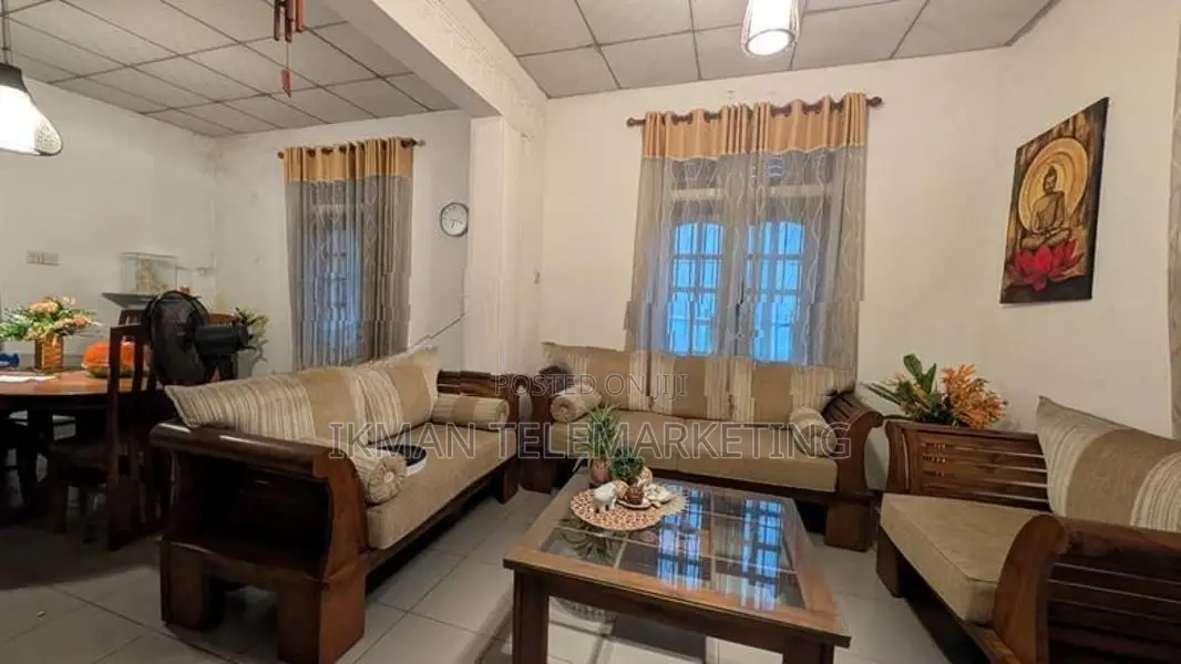 Houses with Large Garden for Rent - Wattala