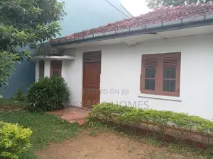 Stu Land with House for Sale Boralasgamuwa