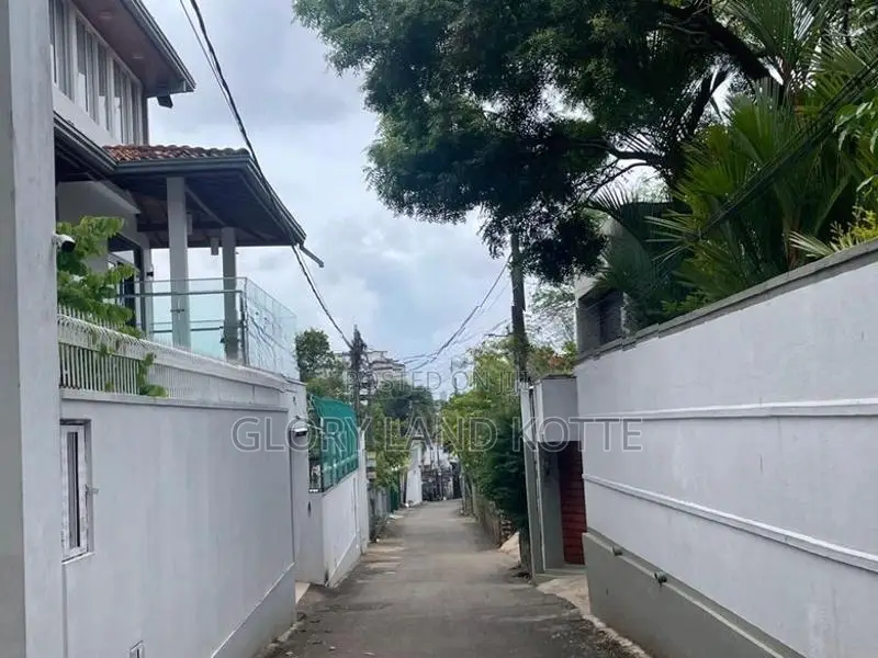 Land for Sale in Mirihana