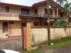 මොරටුව ධර්මරත්න පාරේ කාමර 6 කින් යුත් දෙමහල් නිවස විකිණීමට