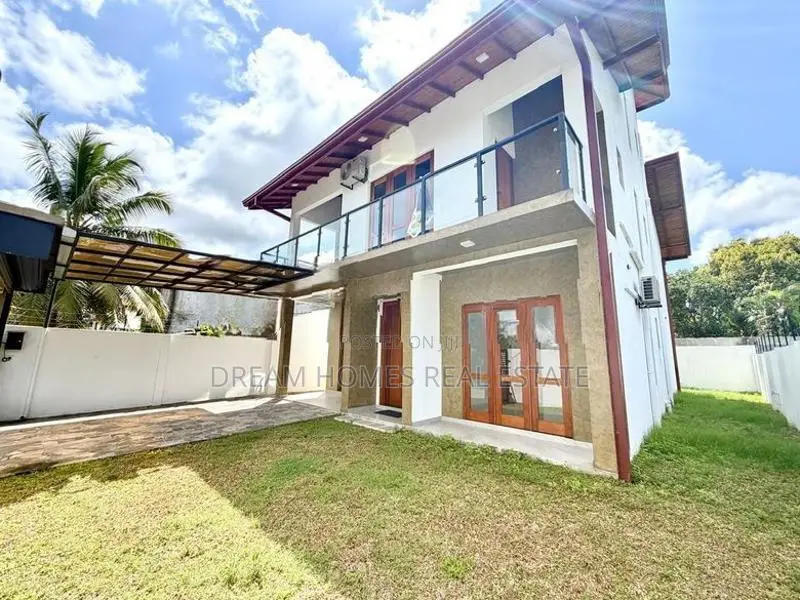 Luxury Two-Story Home for Sale – Kahathuduwa