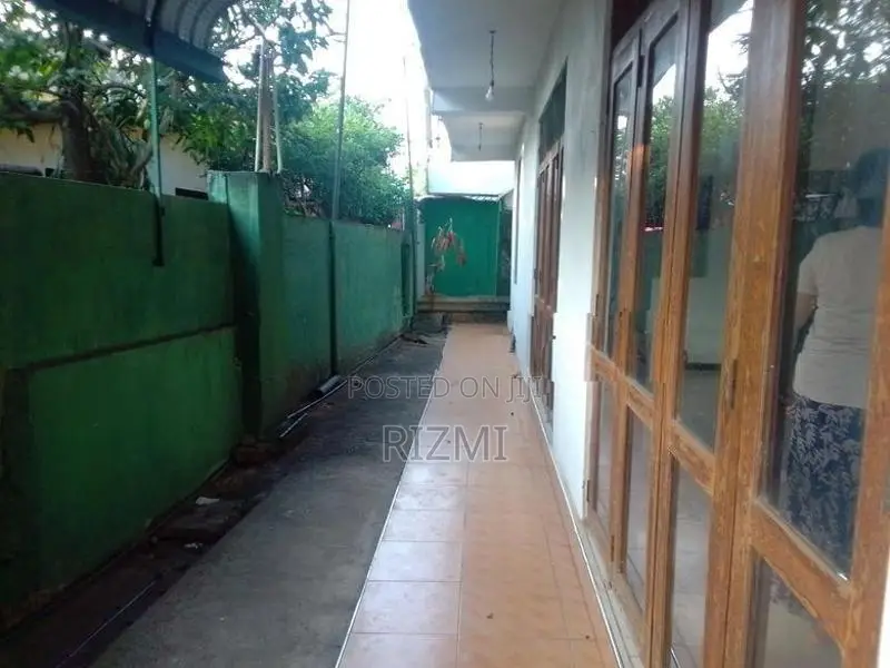 2BR ground floor house for rent in dehiwala kawdana attidia