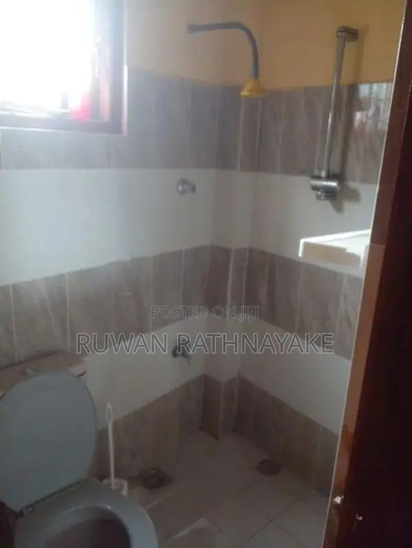 Two Storey House for Rent in Raththanapitiya