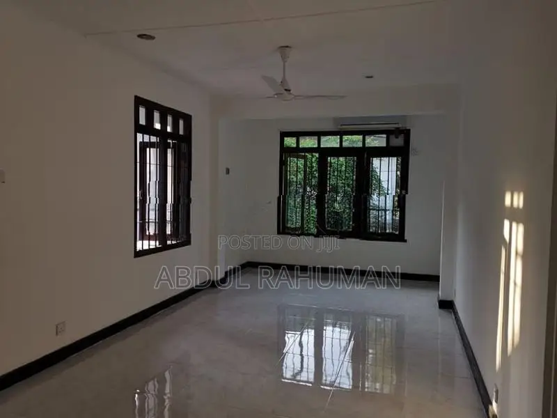 2Story 8 Rooms Borelsgamuva Junction House