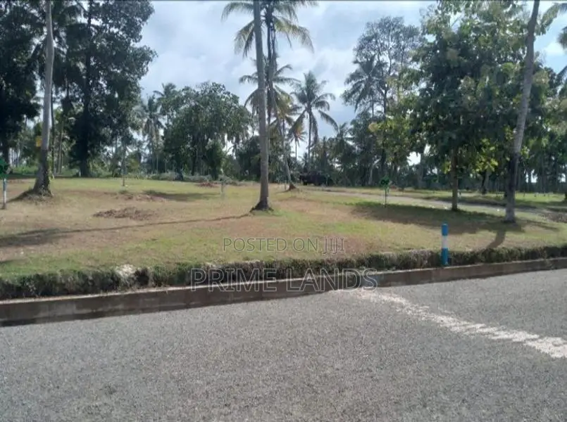 මීගමුව මීරිගම පාරෙන් ඉඩමක් විකිනීමට