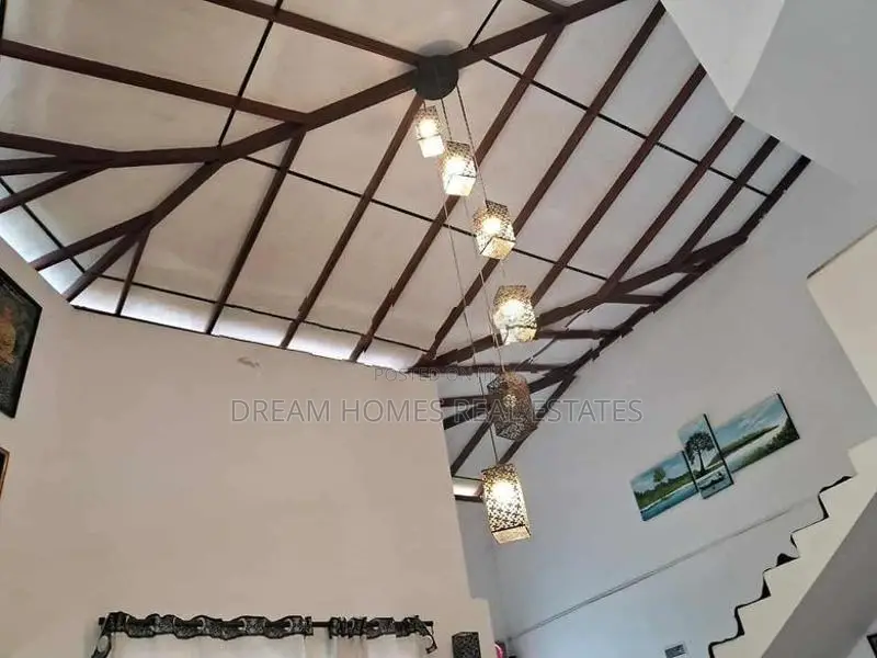 Two-Storey House for Sale – Makola | 20 Perches