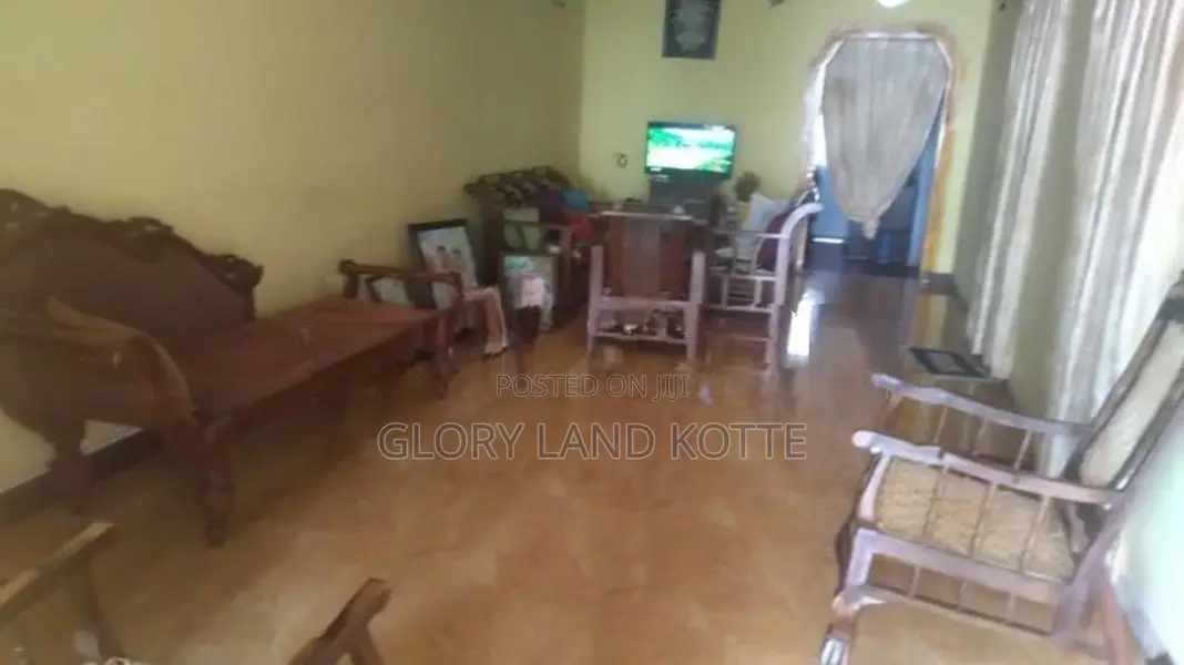 Land with House for Sale Kotte