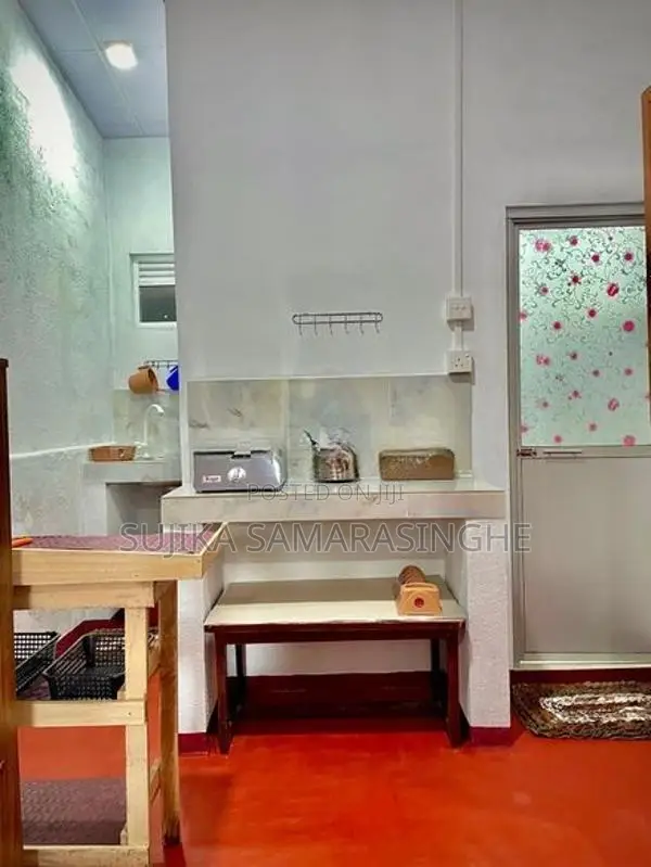 Room for Rent Two Girls Kadawatha