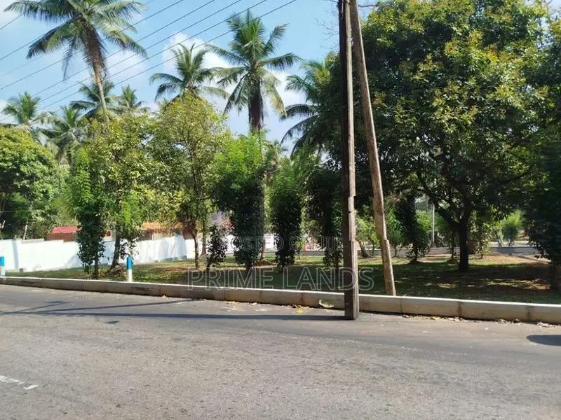Land for Sale in Yakkala