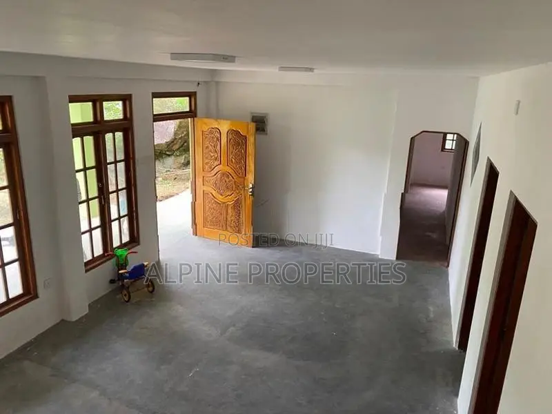 House for Sale 4-Bedroom – Nuwara Eliya