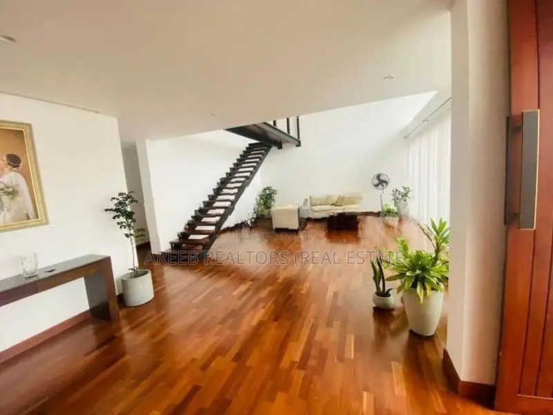Luxury 4-Bedroom House for Rent | Koswatta,