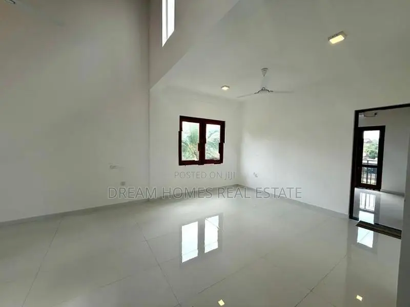 Luxury Two-Story Home for Sale – Kahathuduwa