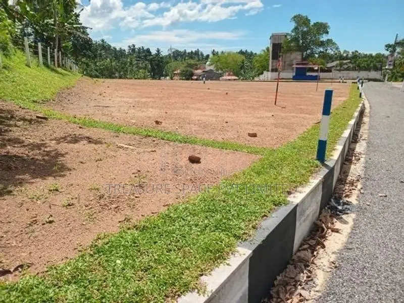 Land for Sale at Kahathudwa Near 120 Bus Route