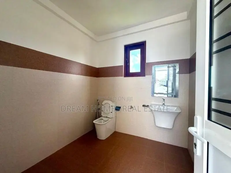 Luxury Two-Story Home for Sale – Kahathuduwa