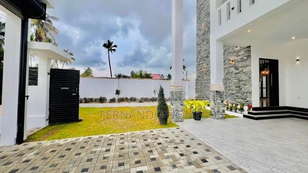 Ready View Modern Design 4 Bed Rooms Luxury House For Sale Negombo