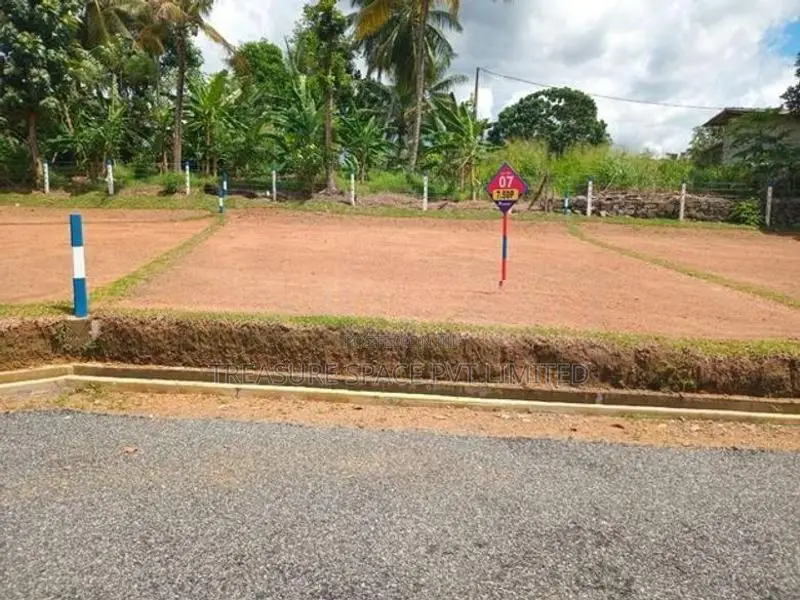 Land for Sale at Homagama Diyagama Facing a Paddy Field
