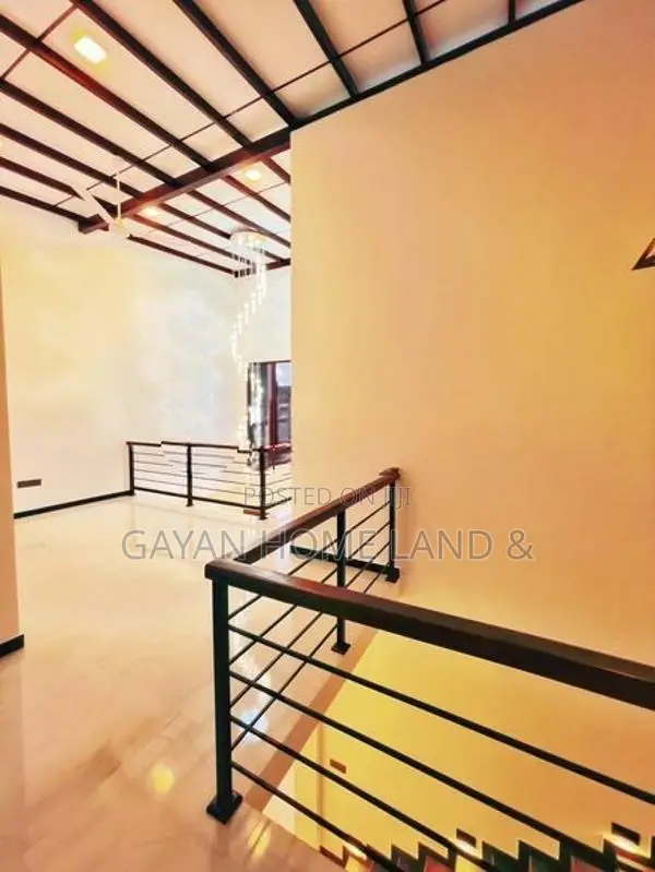 Luxury Two Storey Brand New House in Piliyandala