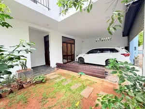 Three-Storied House for Sale – Boralesgamuwa