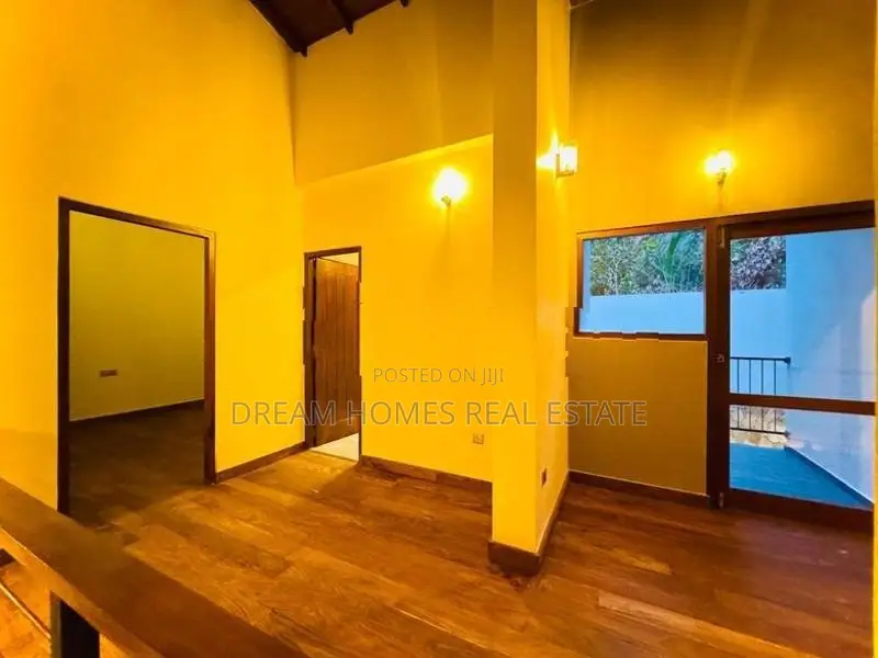 Luxury Brand New 4BR House for Sale in Thalawathugoda