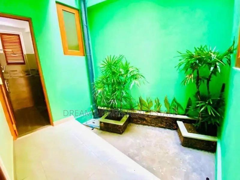Brand New 3 Storied House for Sale in Piliyandala City.