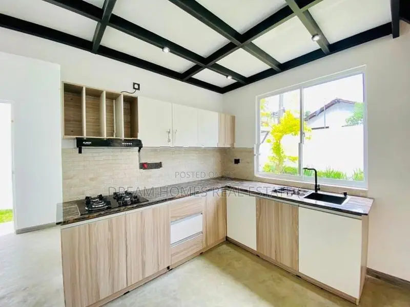 Beautiful 2BR Modern House – Kaduwela