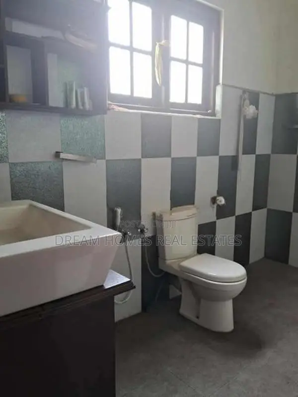 Two-Storey House for Sale – Makola | 20 Perches