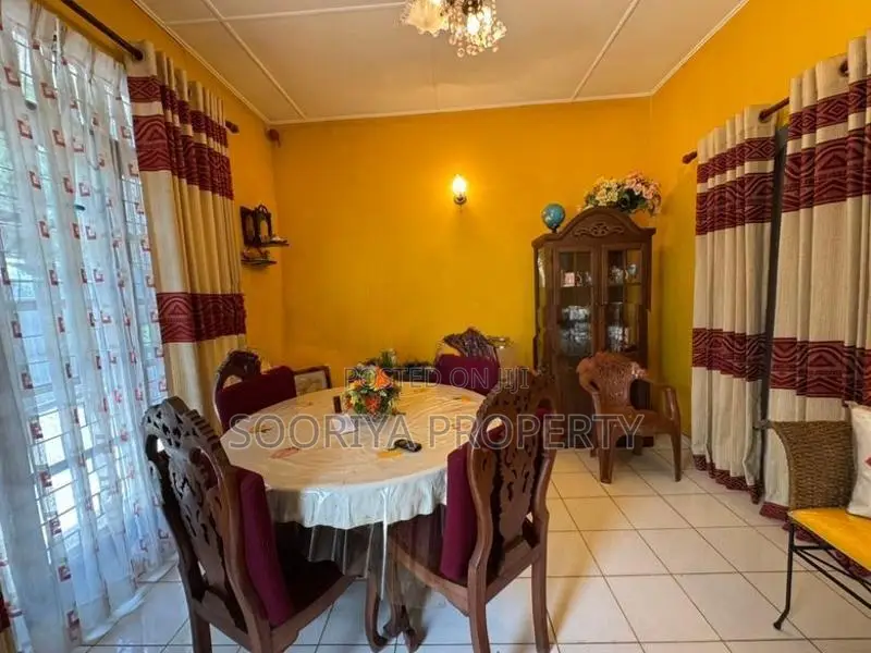Near University House for Sale in Moratuwa Suwarapola