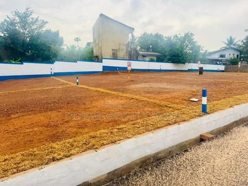 Land for Sale at Homagama City Limits (Urban Life)